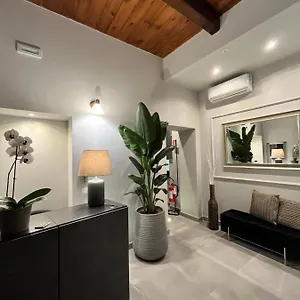 בית הארחה Soha Piazza Di Spagna Boutique, רומא
