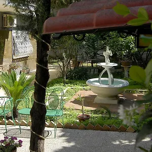Tiburtina Garden Bed & Breakfast